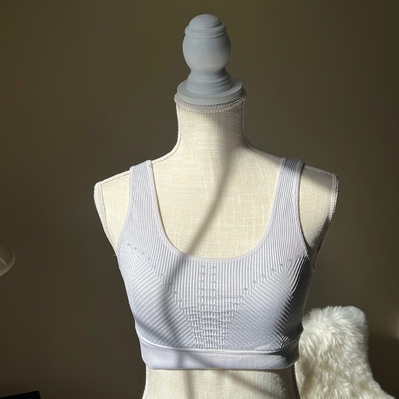 Fabletics, medium sports bra. Very comfortable. - Picture 1 of 2
